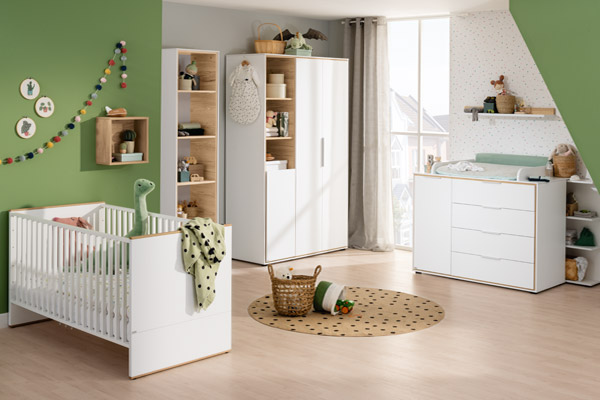 Babyzimmer LIEVEN mit offenen Regalen