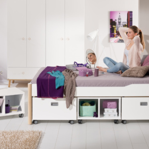 Stauraum Ylvie Kojenbett mit Rollbox und Rollregal